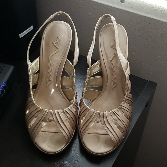 Heels - Picture 2 of 3